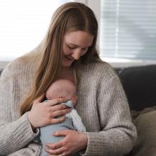 Joensuulainen Reetta Väliahdet sai juuri kotiin lapsensa, joka syntyi 800-grammaisena keskosena. Maitoa meni alkuun vain...
