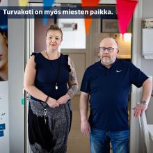 @VonCorz @Kielipoliisi Kerran aamuradiossa unohdettiin merisää. Sydämeni pamppaili ajan murroksessa. Se oli tullut joka aamu siihen asti. Juontaja hölisi omiaan ja sitten tulivatkin uutiset. Oi aikoja